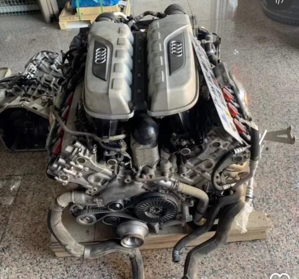 Audi R8 5.2L V10 engine with the CTPA